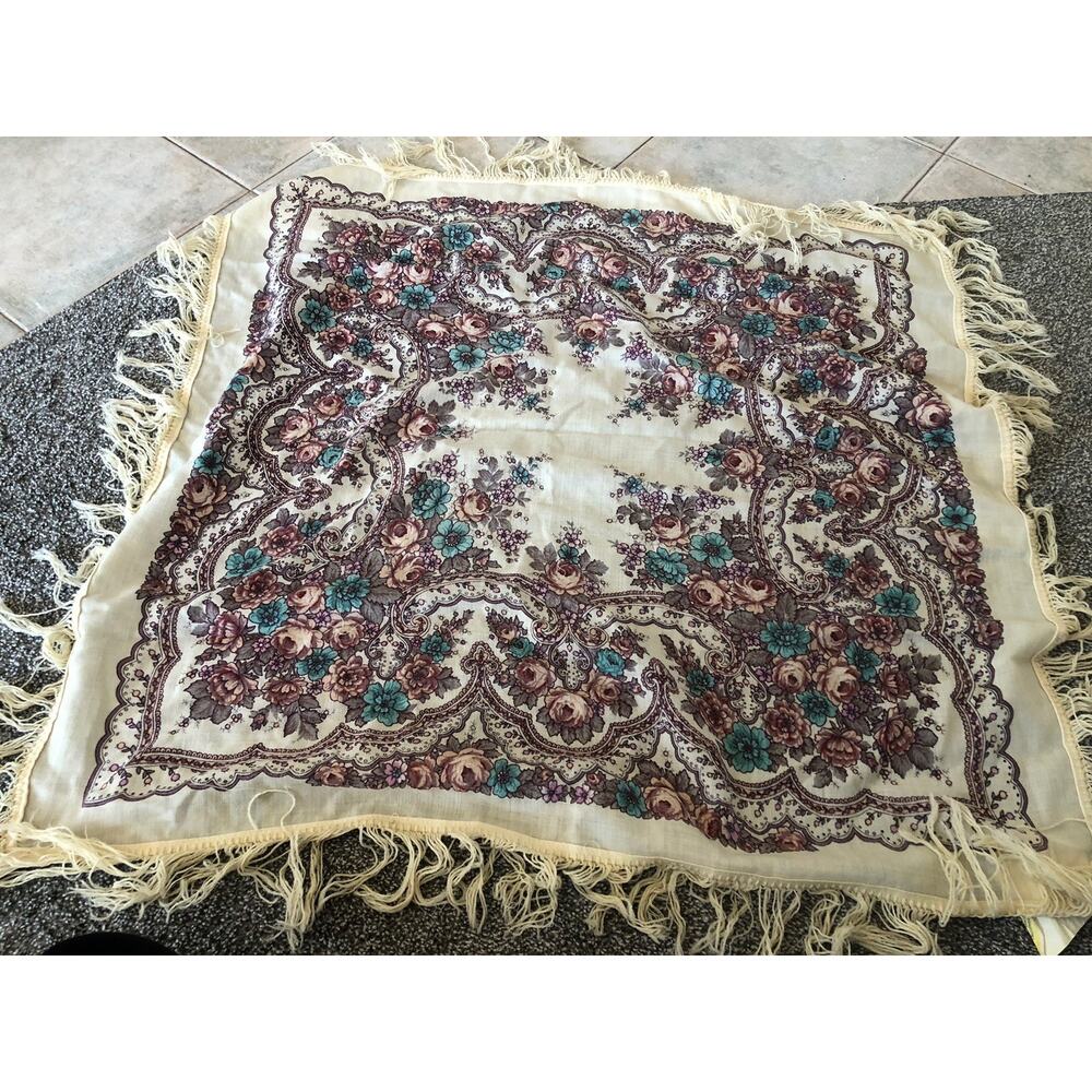 VTG Pavlov Posad Wool Shawl with Fringe Russian Shawl NWT Folklore Tradition C4